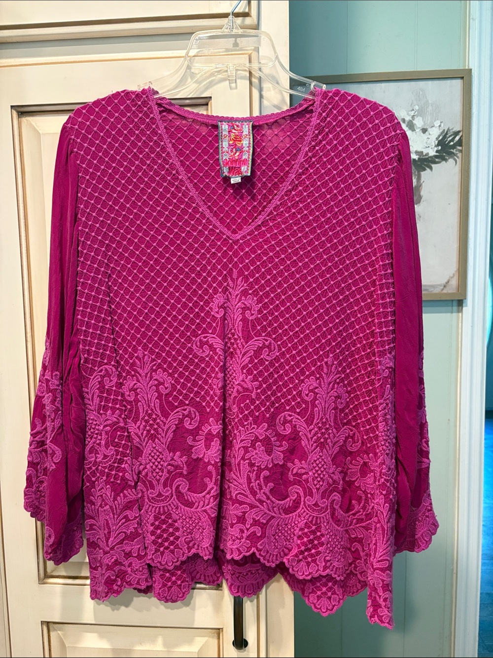EUC Johnny Was Fuchsia Embroidered V-Neck Top with Bell Sleeves Women’s Medium